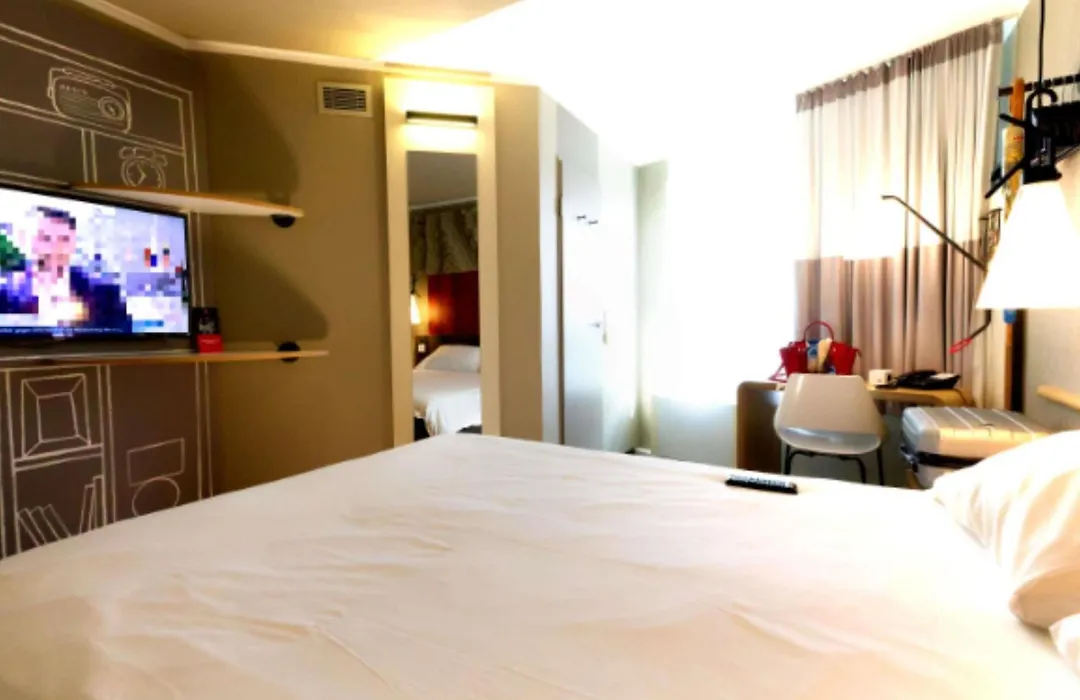 Ibis Koeln Centrum-1