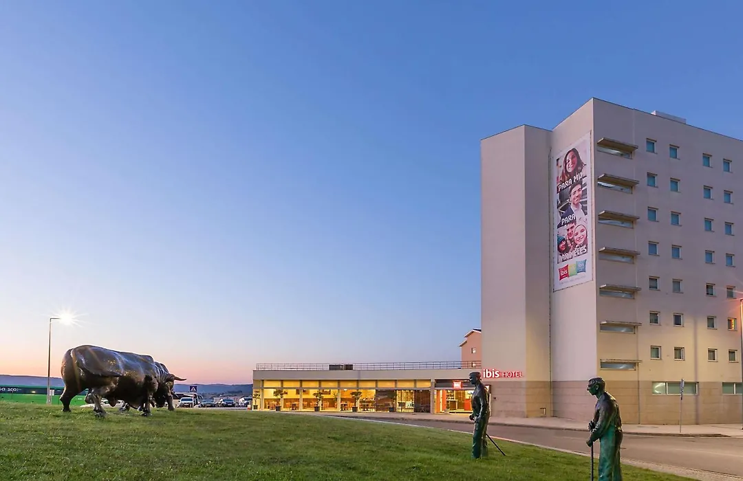 Hotel Ibis Braganca-1