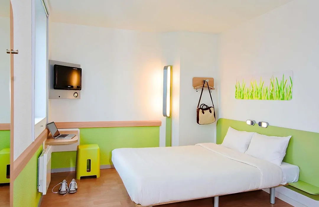 ibis budget Bordeaux Centre Bastide-1