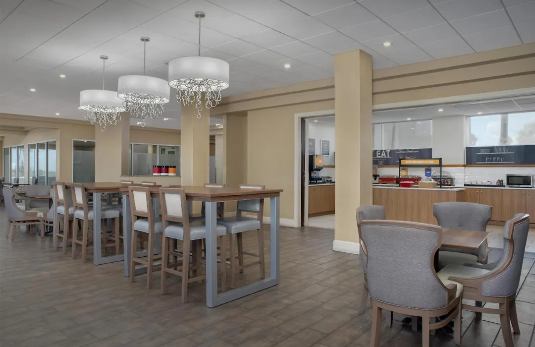 Hampton Inn Daytona Shores-Oceanfront-1