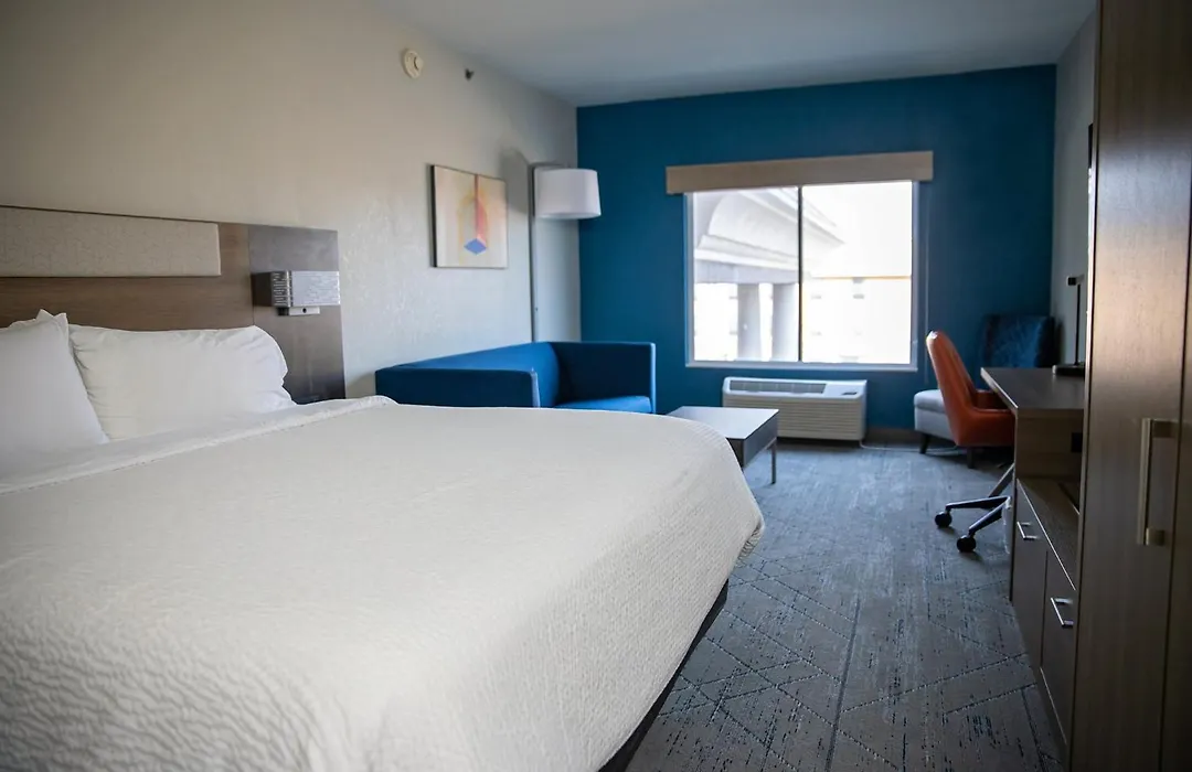 Holiday Inn Express Hotel & Suites Center By Ihg-1