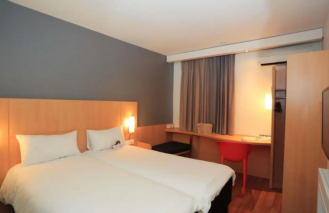 Ibis Aurillac-1