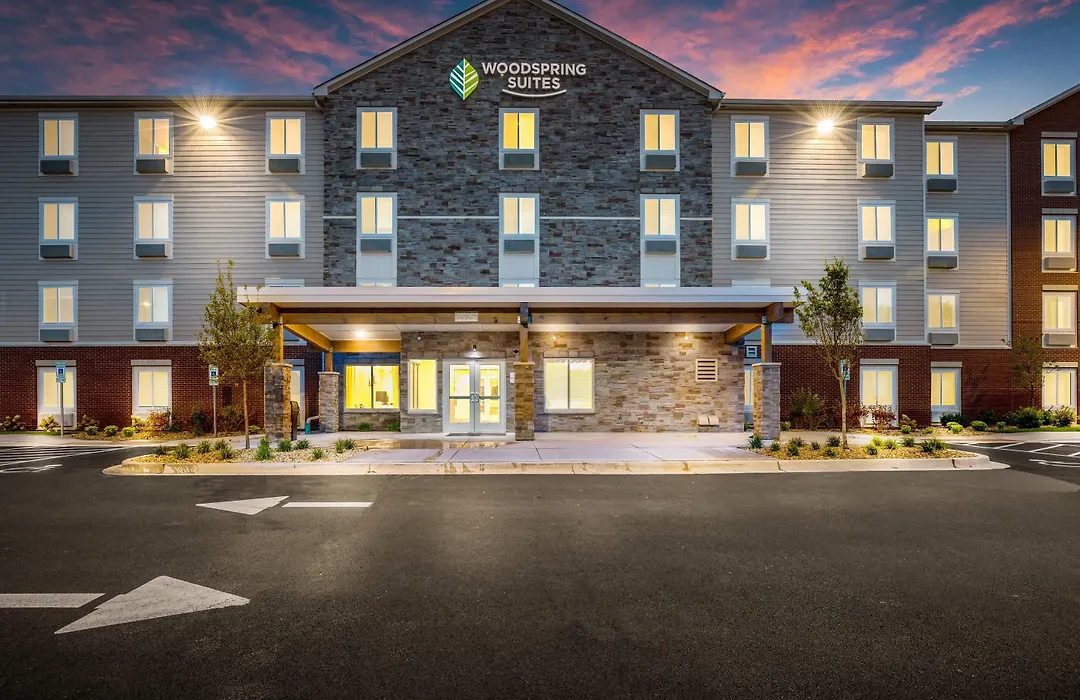 Woodspring Suites Downers Grove - Chicago-1