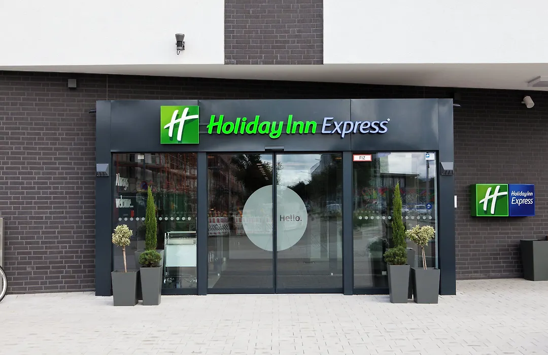 Holiday Inn Express - Duesseldorf Airport-1