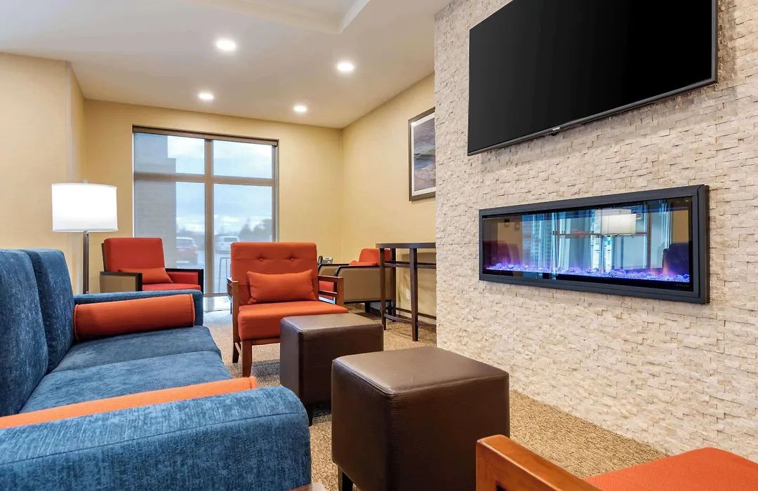 Comfort Inn & Suites-1