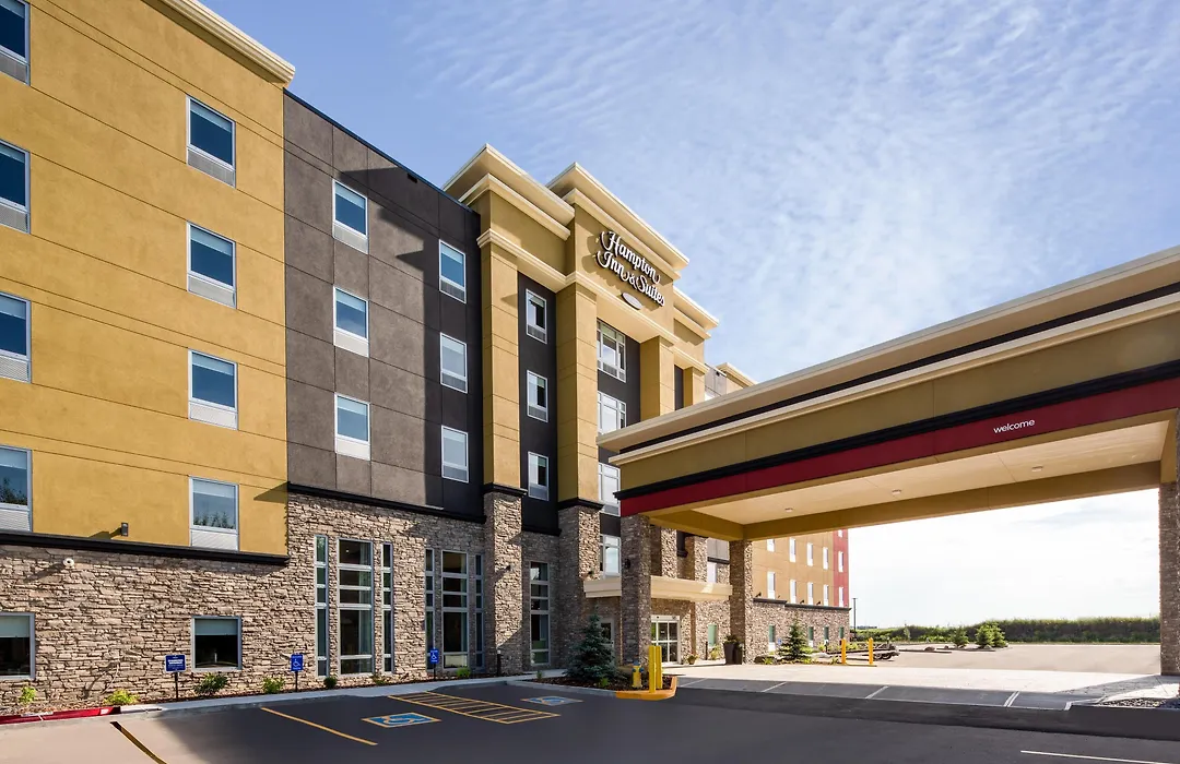 Hampton Inn & Suites Edmonton St. Albert, Ab-1