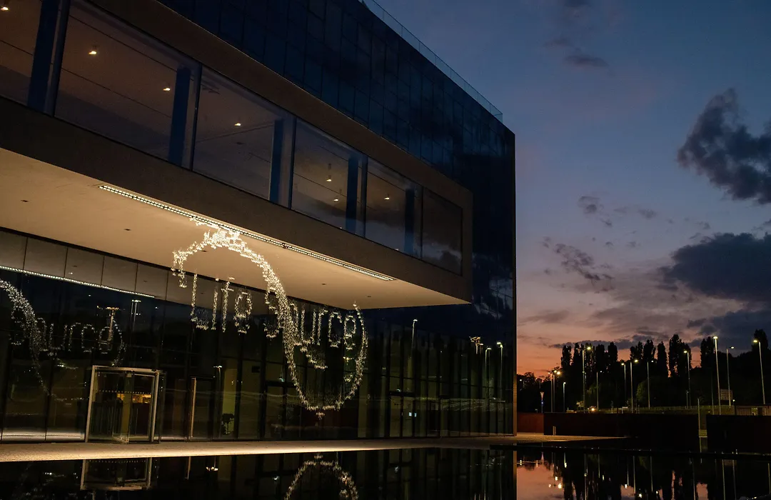Life Hotel-1