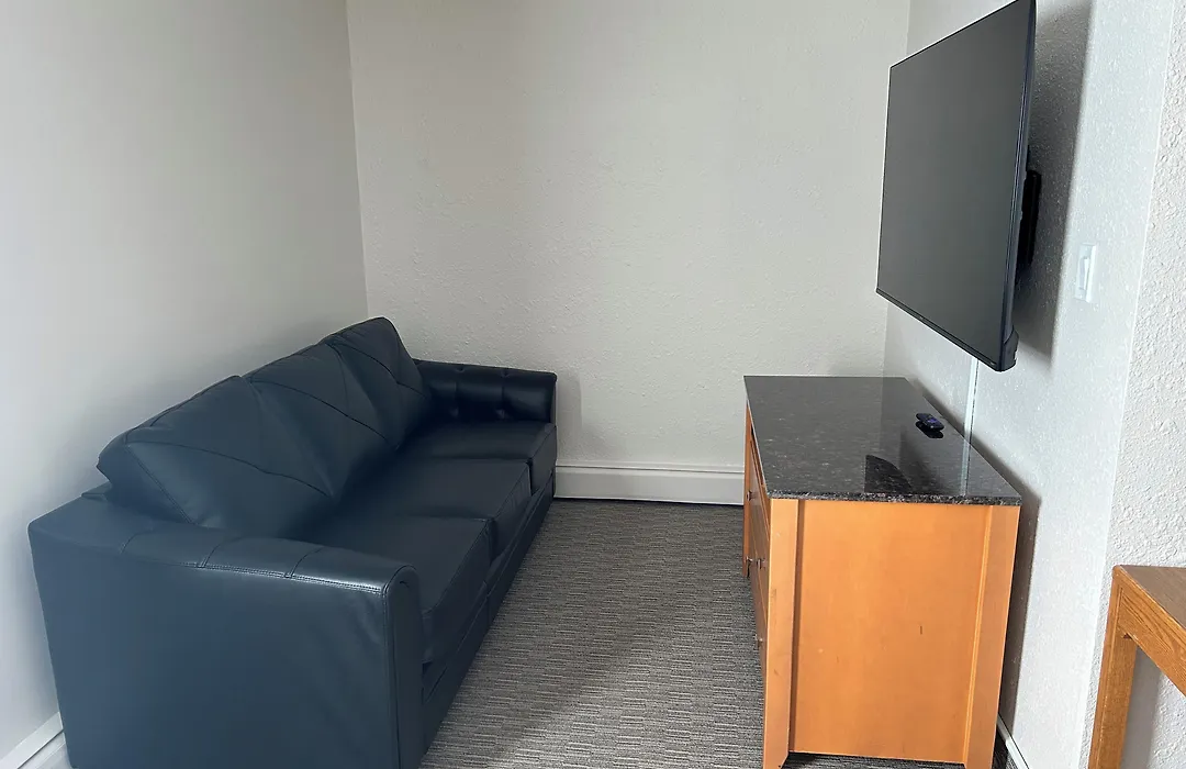Anavada Inn & Suites - Grande Prairie-1