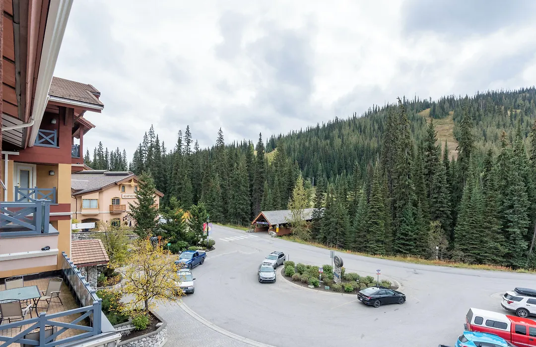 Sundance Lodge-1