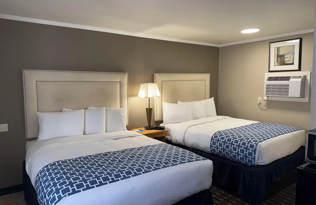 Rodeway Inn-1