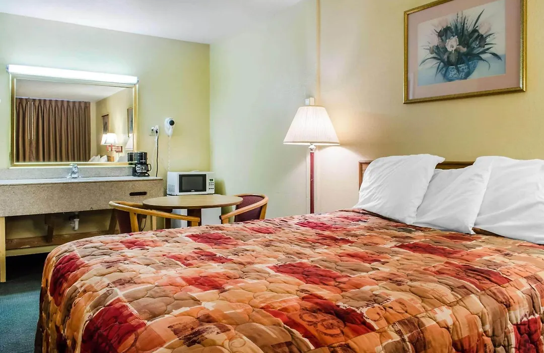 Relax Inn-1