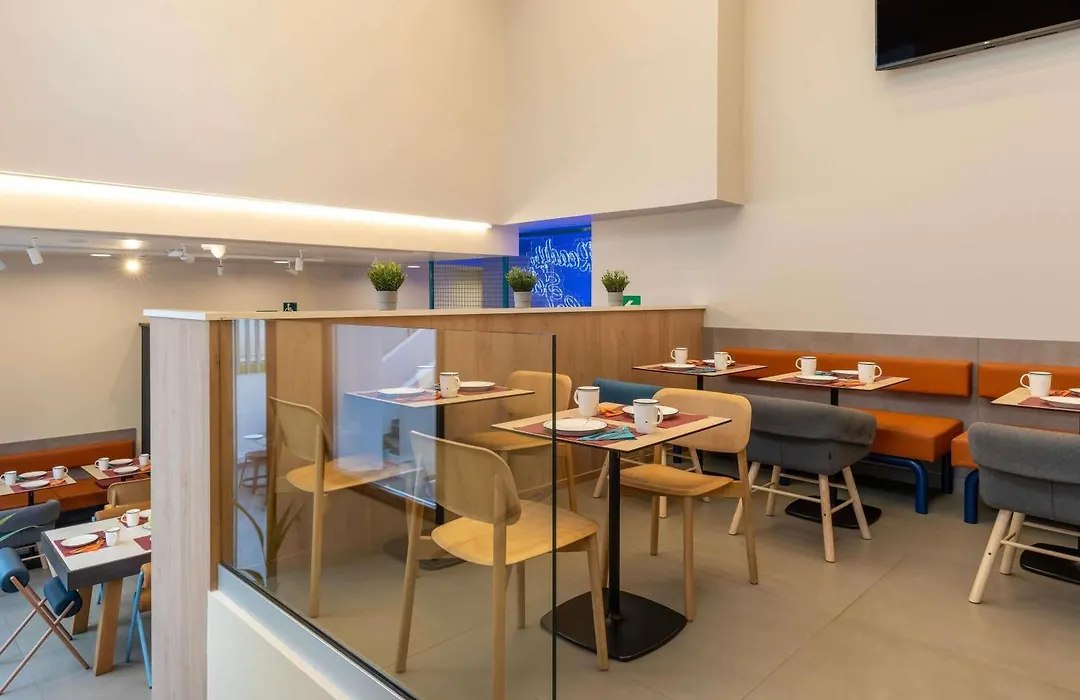ibis budget Valencia Centro Puerto-1