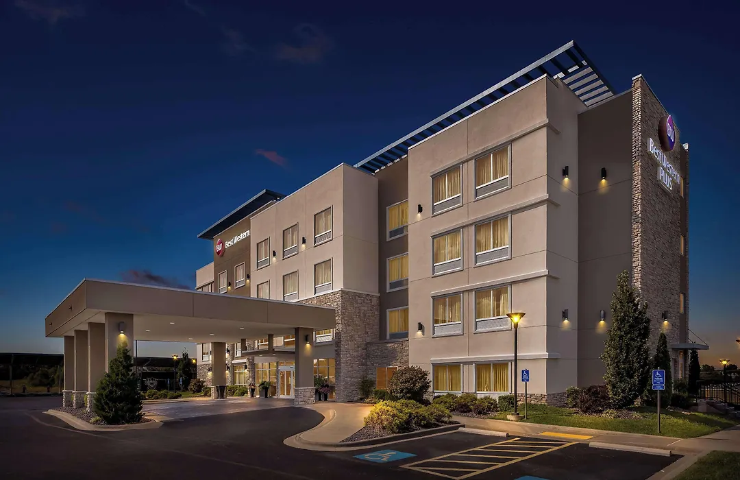 Best Western Plus Bolivar Hotel & Suites-1