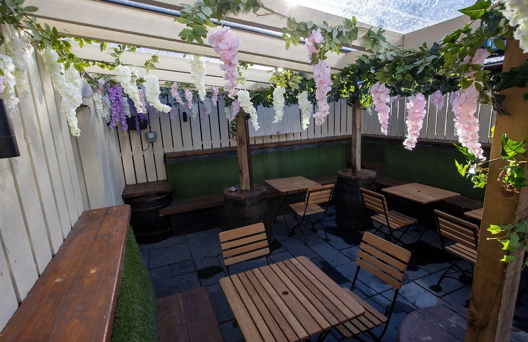 The Waverley Hotel-1