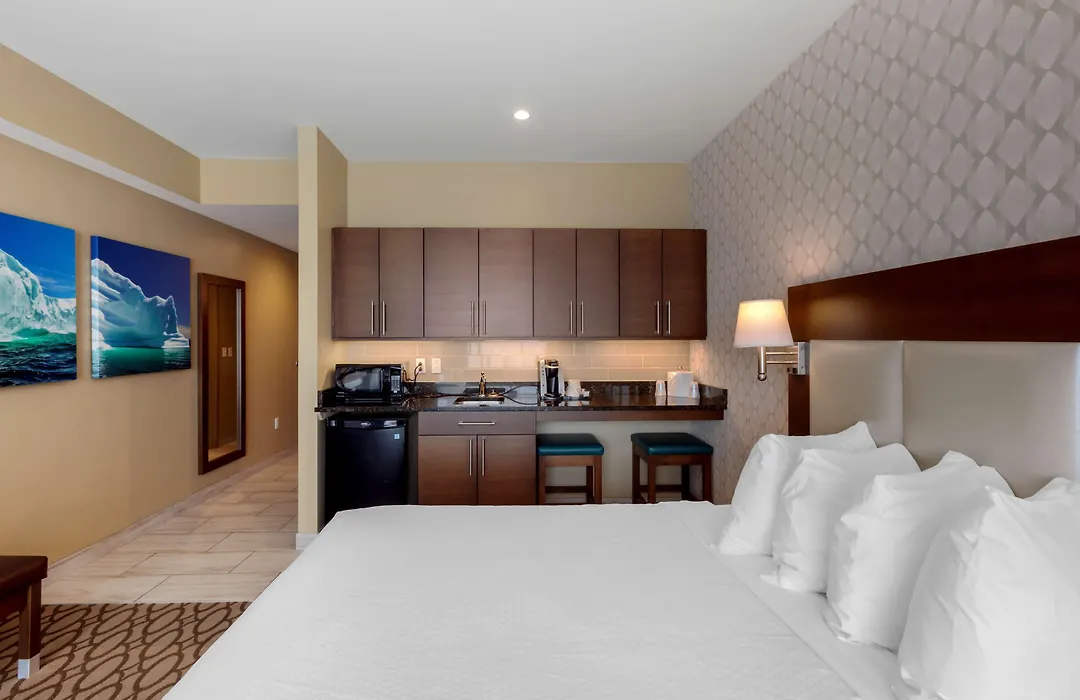 Best Western Plus St. John'S Airport Hotel And Suites-1