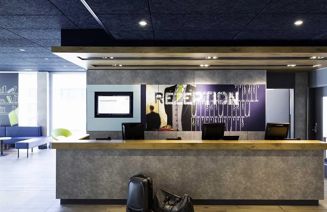 Ibis Budget Zurich Airport-1