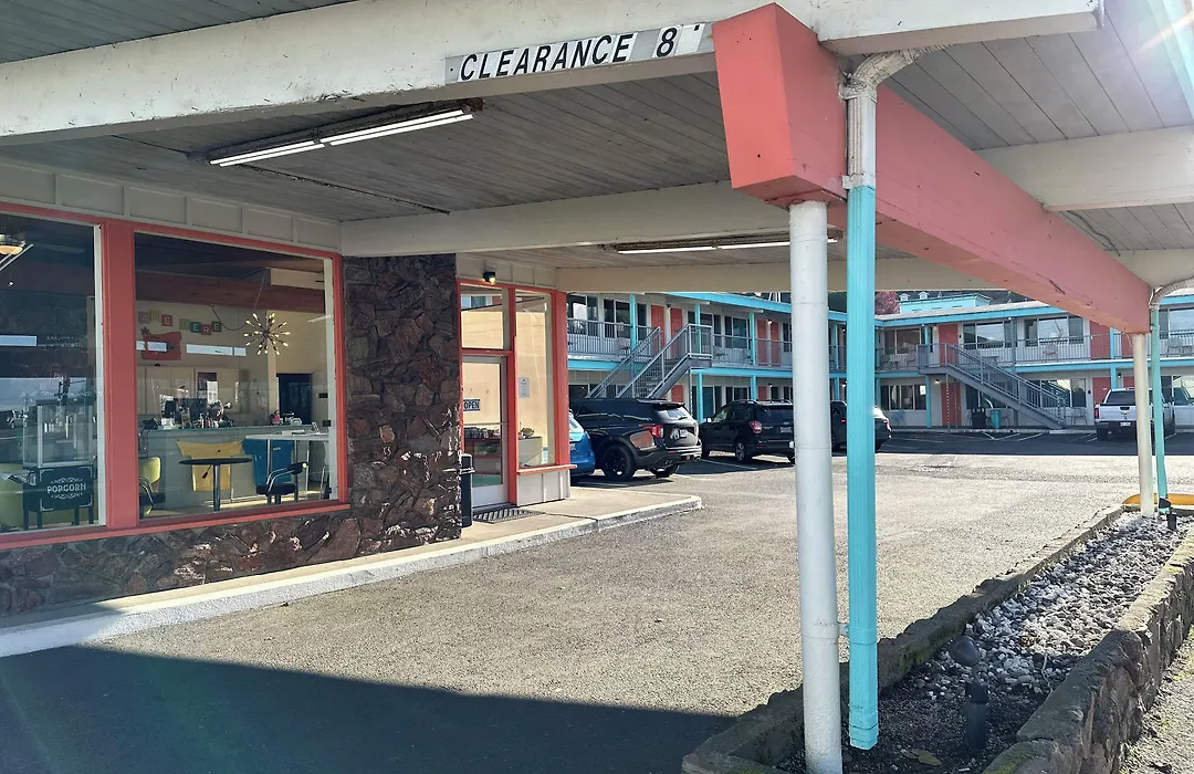 Atomic Motel-1