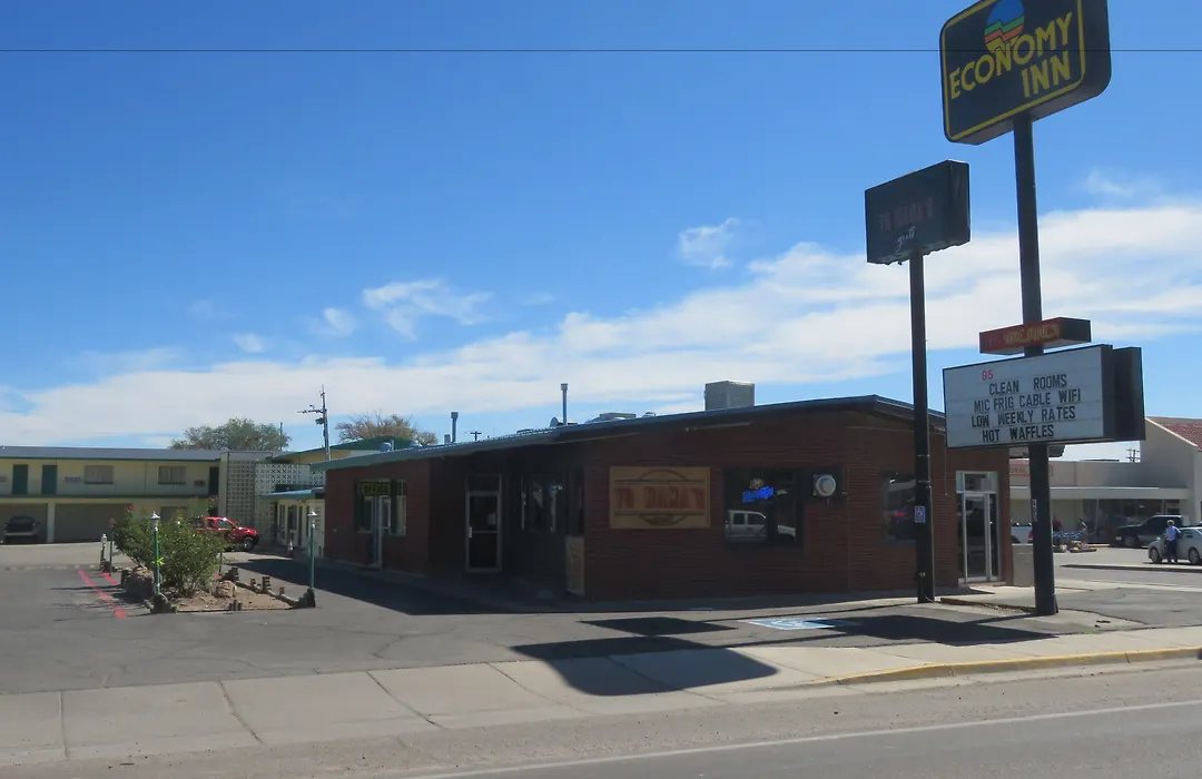 Economy Inn-1