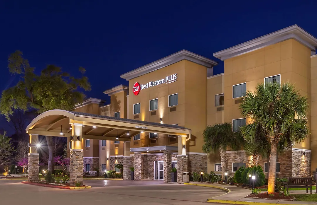Best Western Plus Lake Jackson Inn & Suites-1