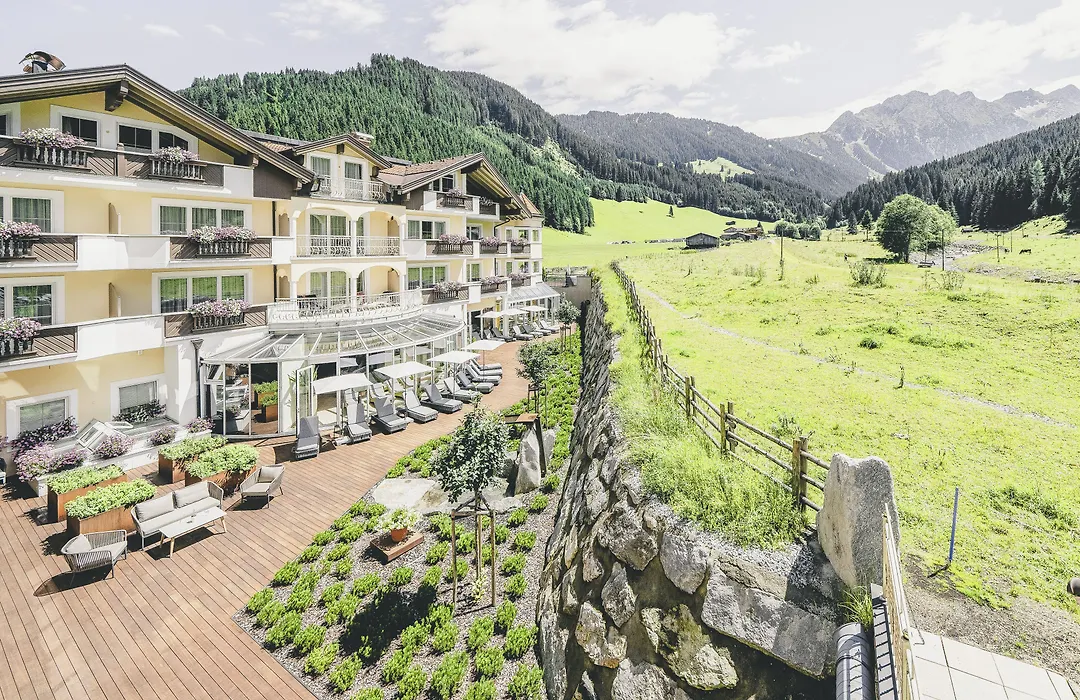 Traumhotel Alpina (Adults Only)-1