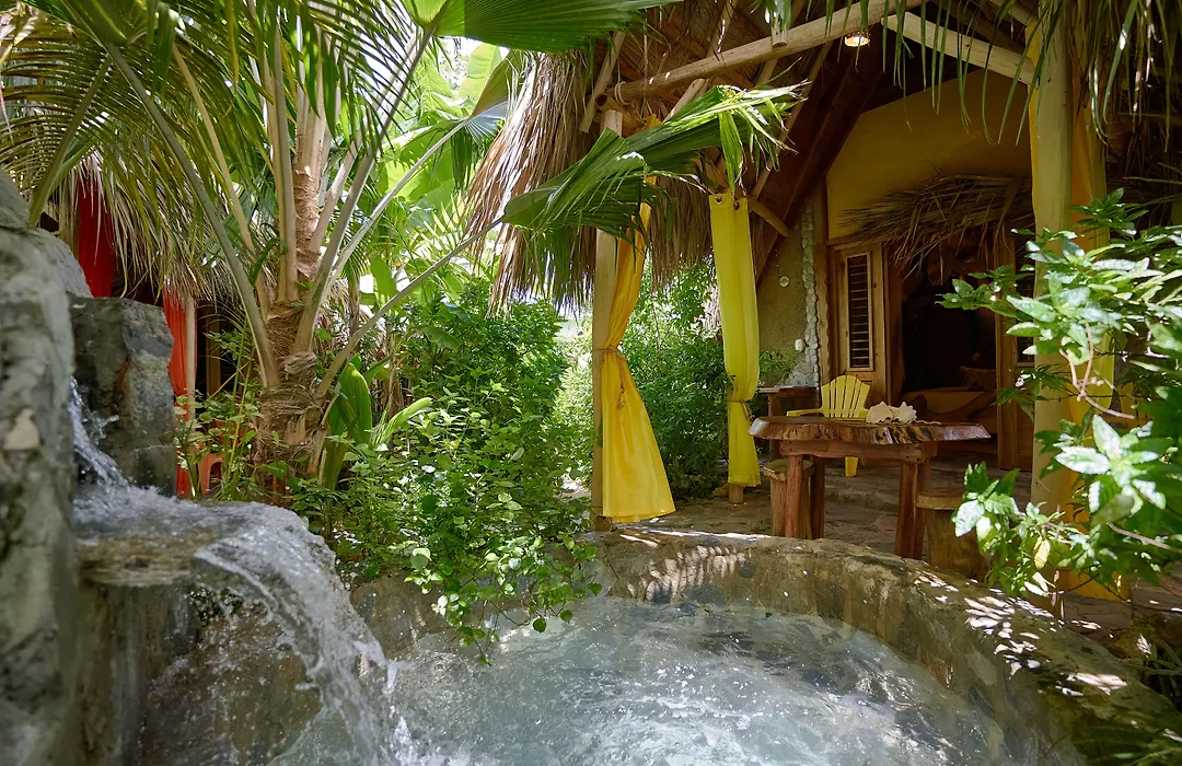 Chalet Tropical Hotel & Pool Bar Restaurant-1