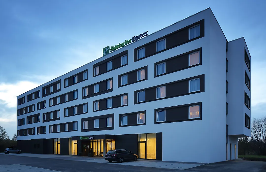 Holiday Inn Express Friedrichshafen, an IHG Hotel-1