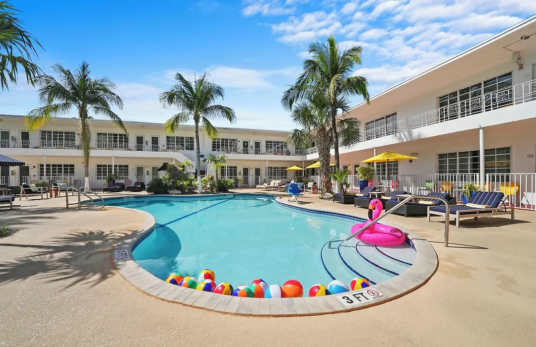Tradewinds Apartment Hotel Miami Beach-1