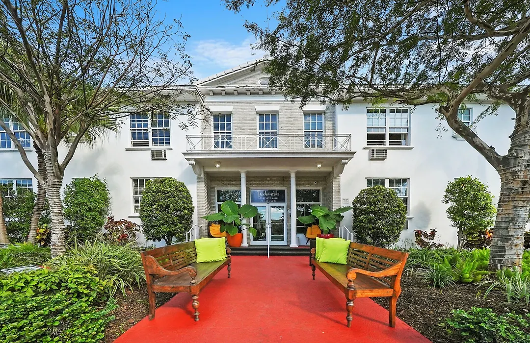 Tradewinds Apartment Hotel Miami Beach-1