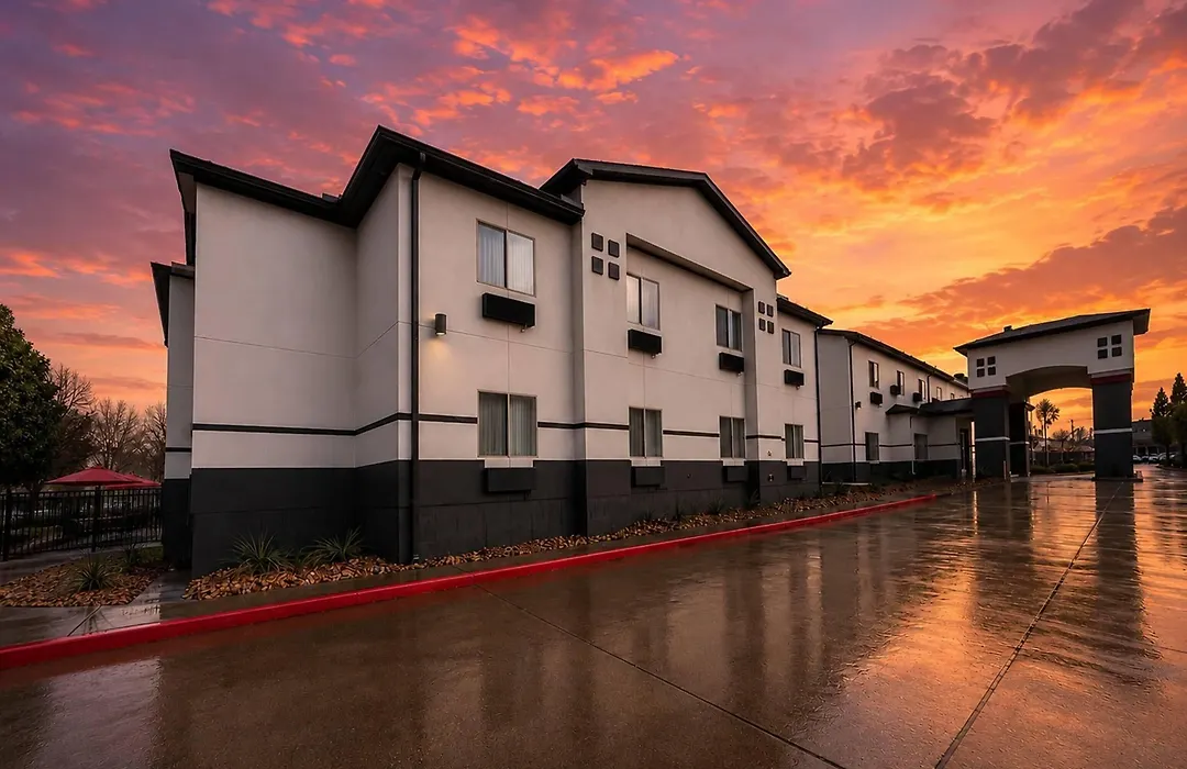 Super 8 By Wyndham Brenham Tx-1