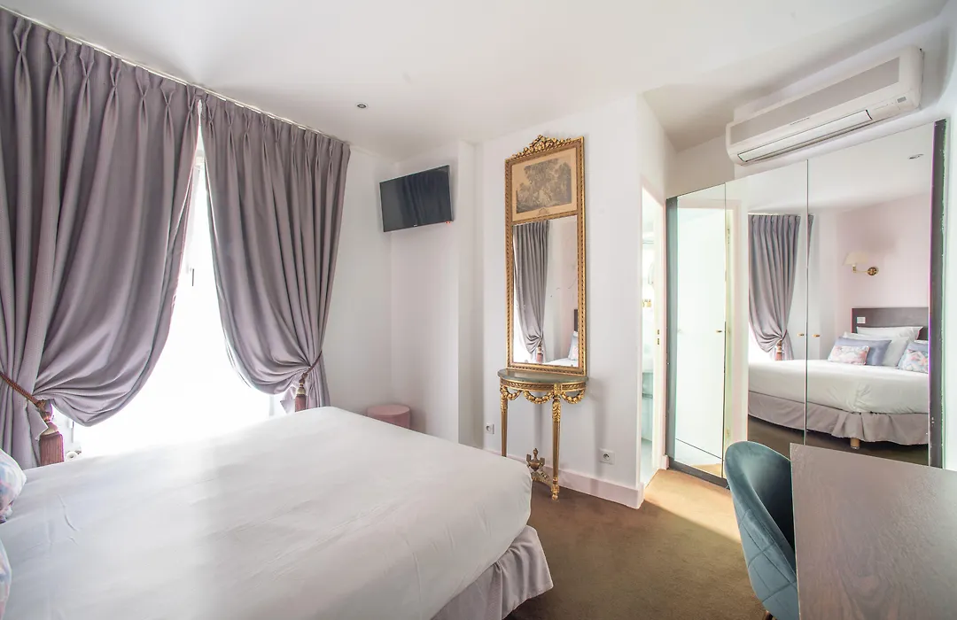 Queens Boutique Hotel-1