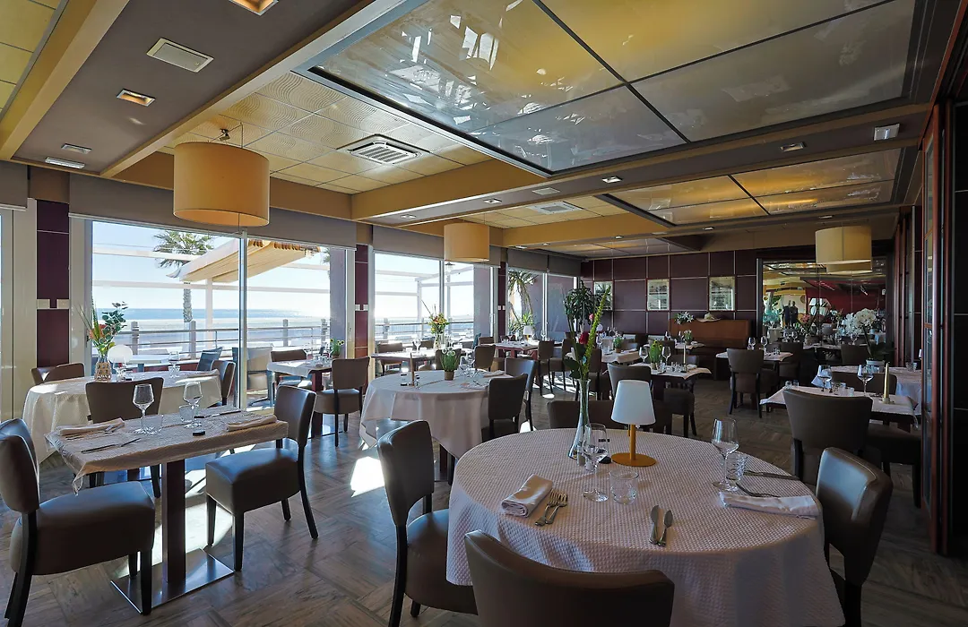Logis Hôtel Mediterranee-1