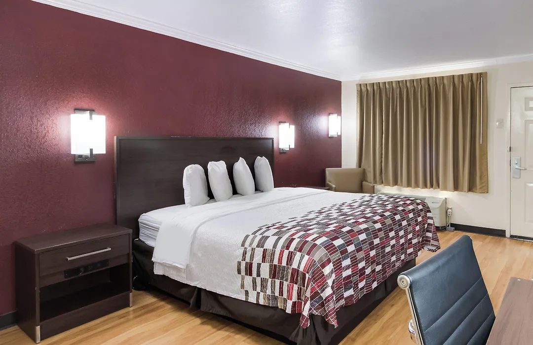 Red Roof Inn & Suites Commerce - Athens-1