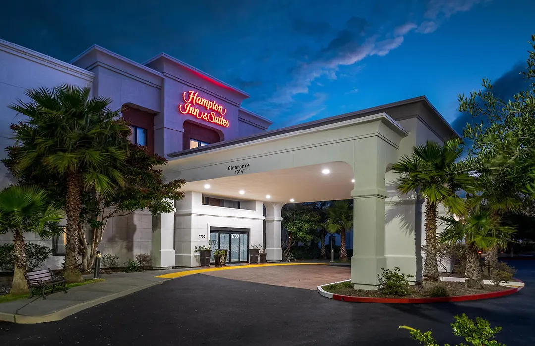 Hampton Inn & Suites Oakland Airport-Alameda-1
