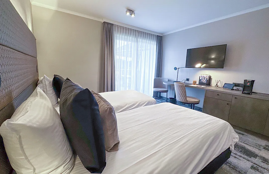 Hotel Charleroi Airport - Van Der Valk-1