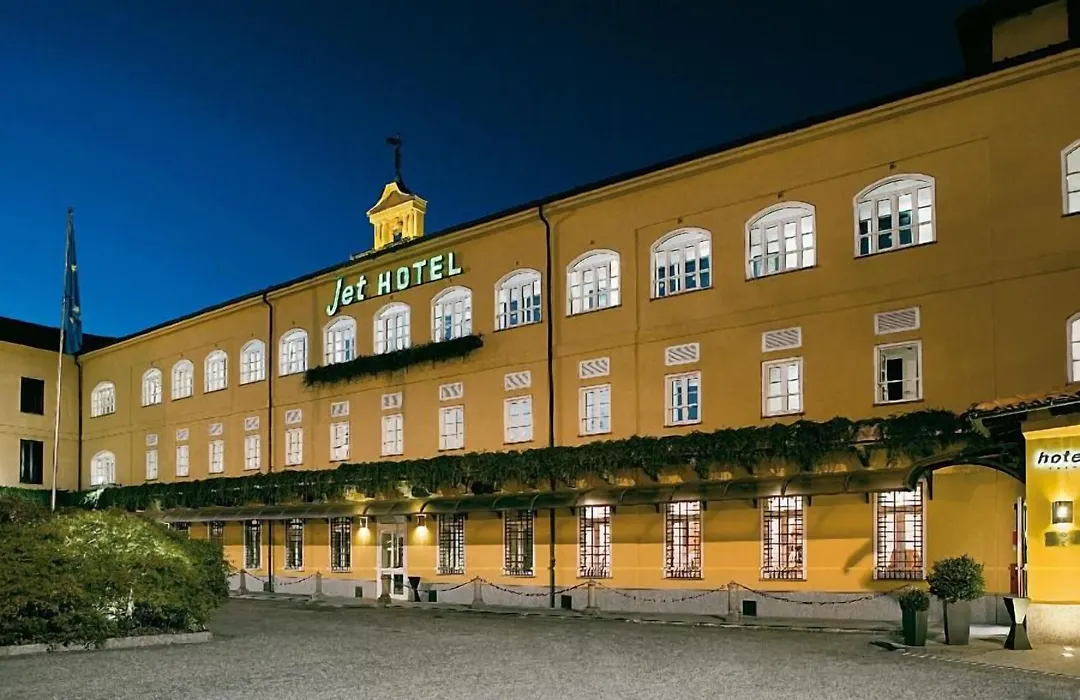 Jet Hotel-1