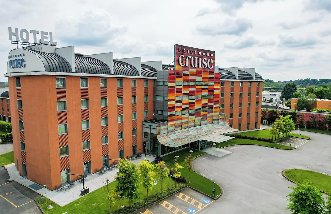 Hotel Cruise-1