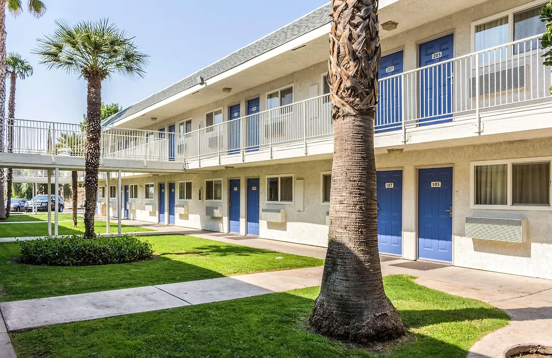 Motel 6-Bakersfield, Ca - East-1