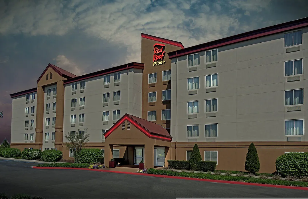 Red Roof Inn Plus Long Island - Garden City-1