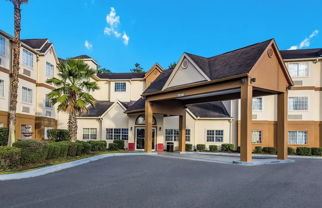 Red Roof Inn Plus+ & Suites Savannah - I-95-1