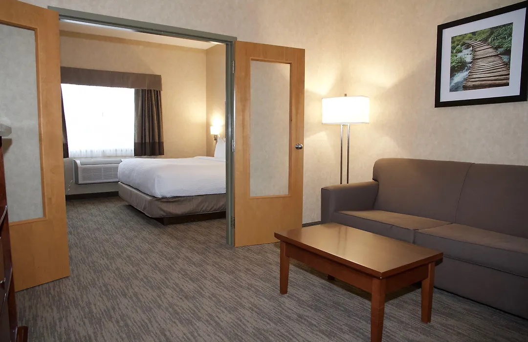 Days Inn & Suites By Wyndham Brooks-1