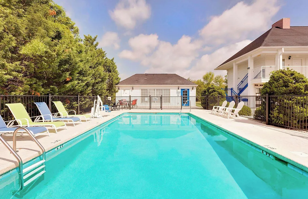 Baymont By Wyndham Cleveland-1