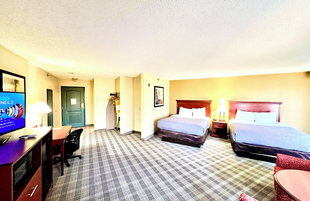 Quality Inn & Suites East Troy I-43-1