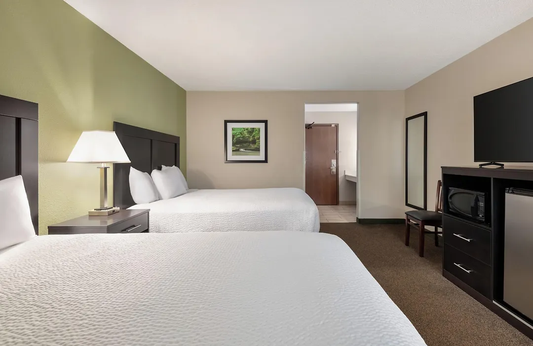 Baymont By Wyndham Rockford-1