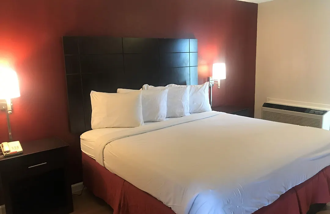 Red Roof Inn & Suites San Angelo-1