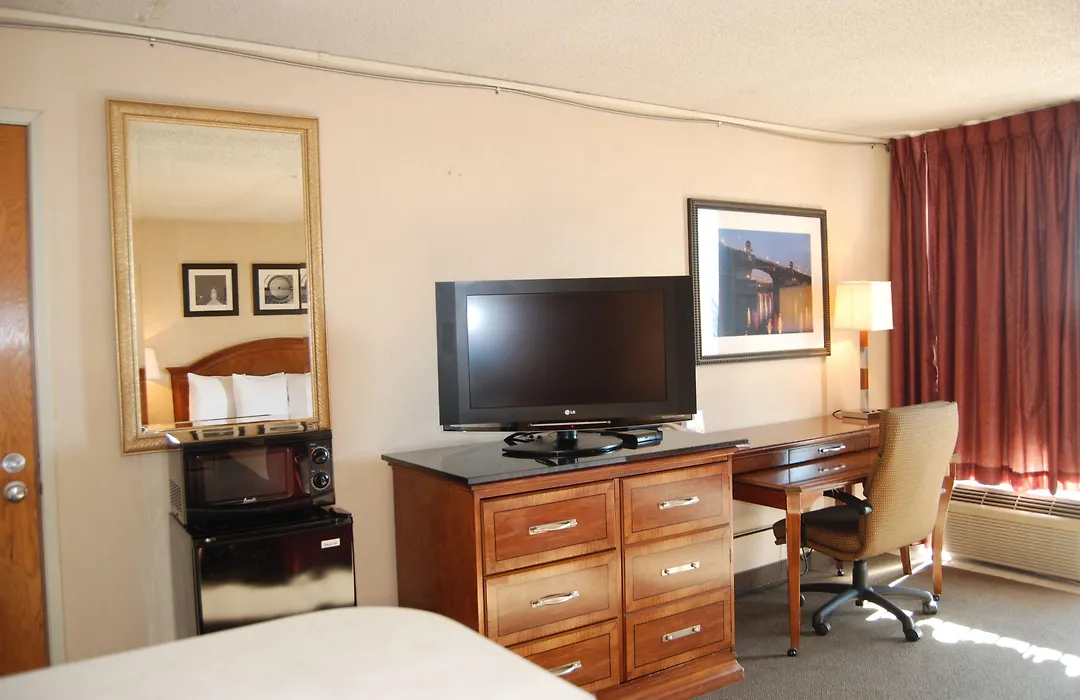 Inn At The Convention Center-1
