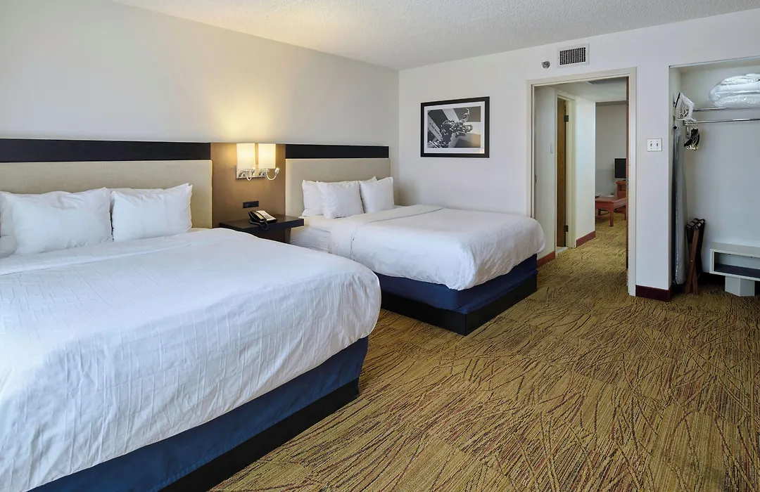 Wyndham El Paso Airport And Water Park-1