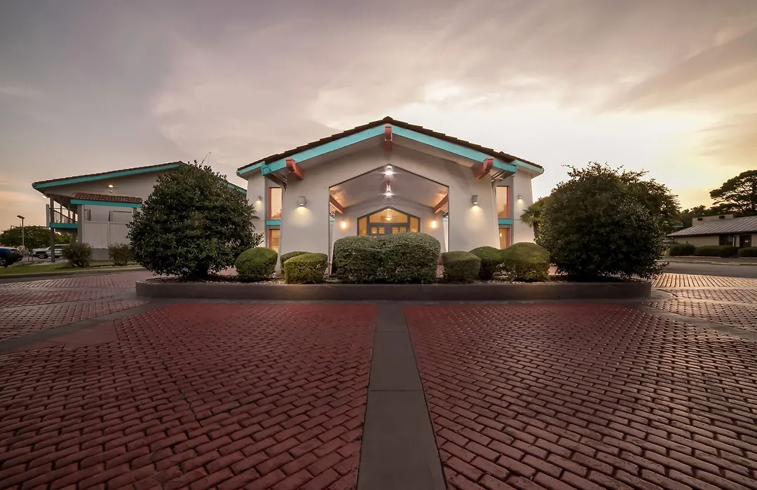 Howard Johnson By Wyndham Columbus Fort Benning-1