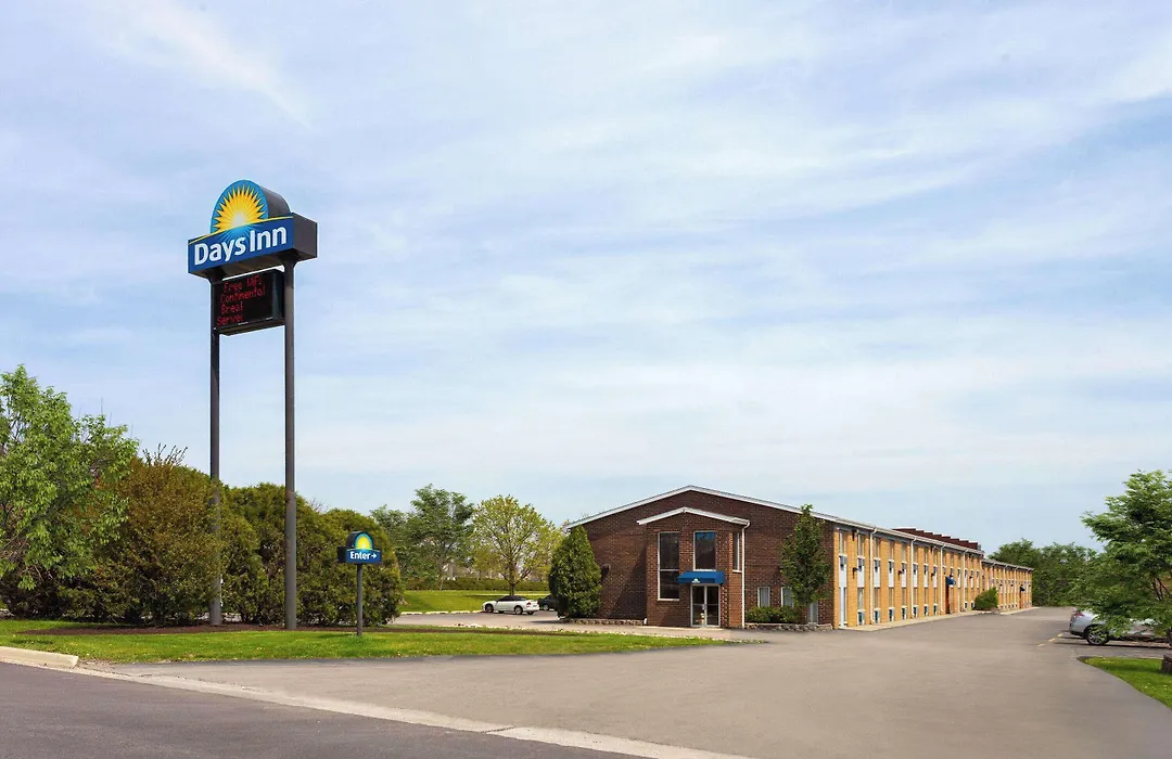 Days Inn By Wyndham Rockford I-90 Walking Distance To Casino-1