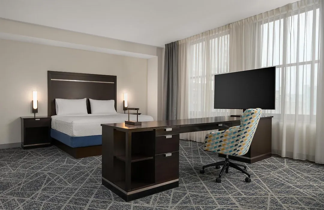 Hampton Inn And Suites Cincinnati - Downtown-1
