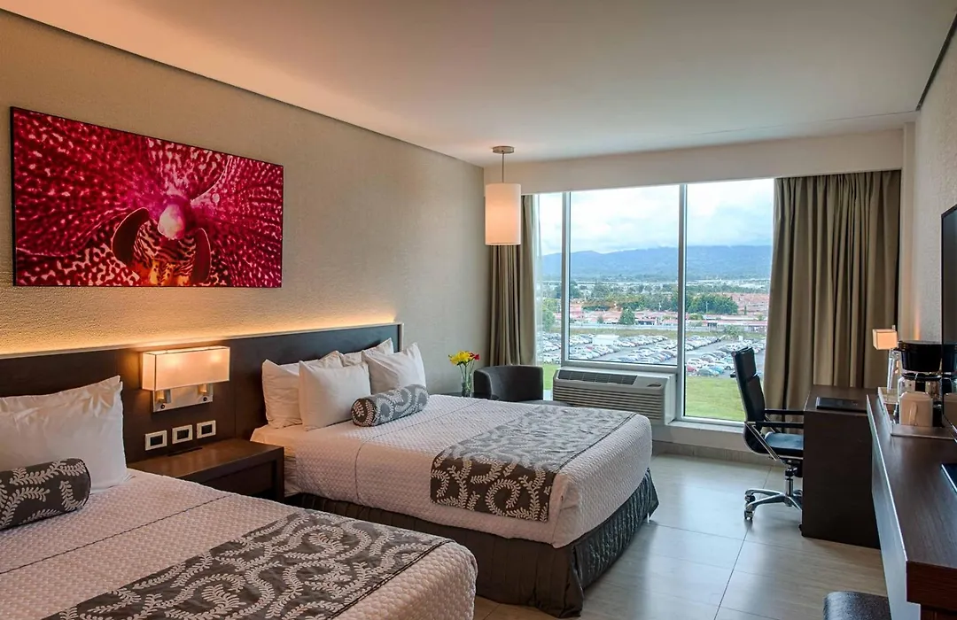 Crowne Plaza Airport By Ihg-1